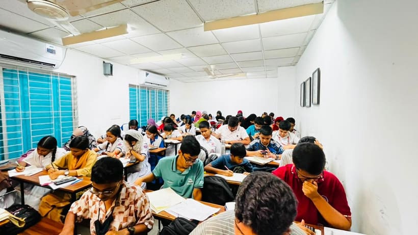 পরীক্ষার হলের দৃশ্য